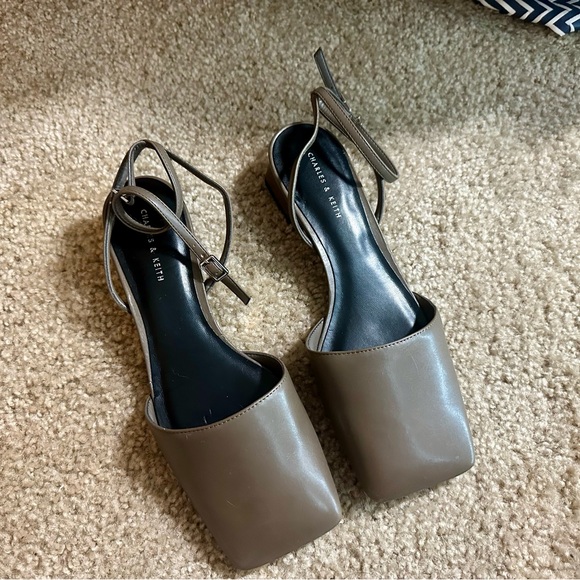 Charles & Keith | Square Toe Ankle Strap Pump in Dark Brown, size 8US/38IT - Picture 3 of 7
